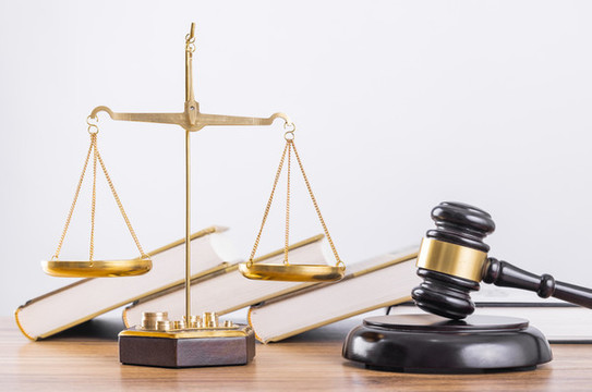 以实施在后申请的外观设计专利为由主张不侵权抗辩能否成立