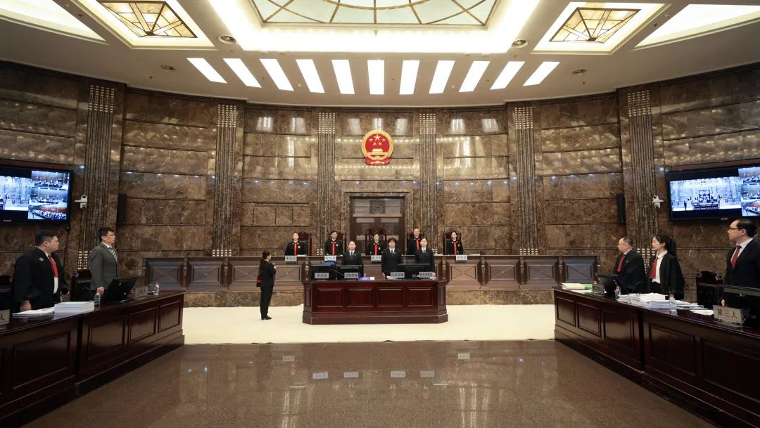 最高人民法院大法官主持公开开庭审理药物发明专利权属案，当庭一揽子化解系列纠纷